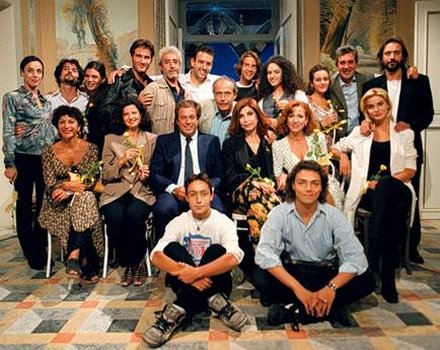 Un posto al Sole, la prima soap italiana, tocca stasera le 3000 puntate